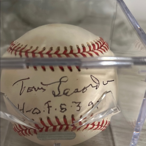Tommy Lasorda autographed Baseball in case - Picture 7 of 7